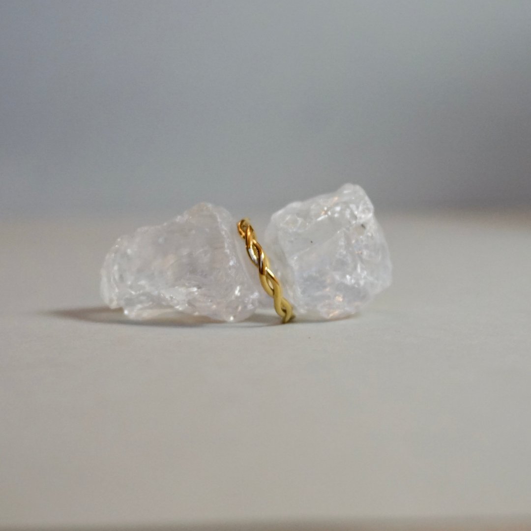 Golden twist ring