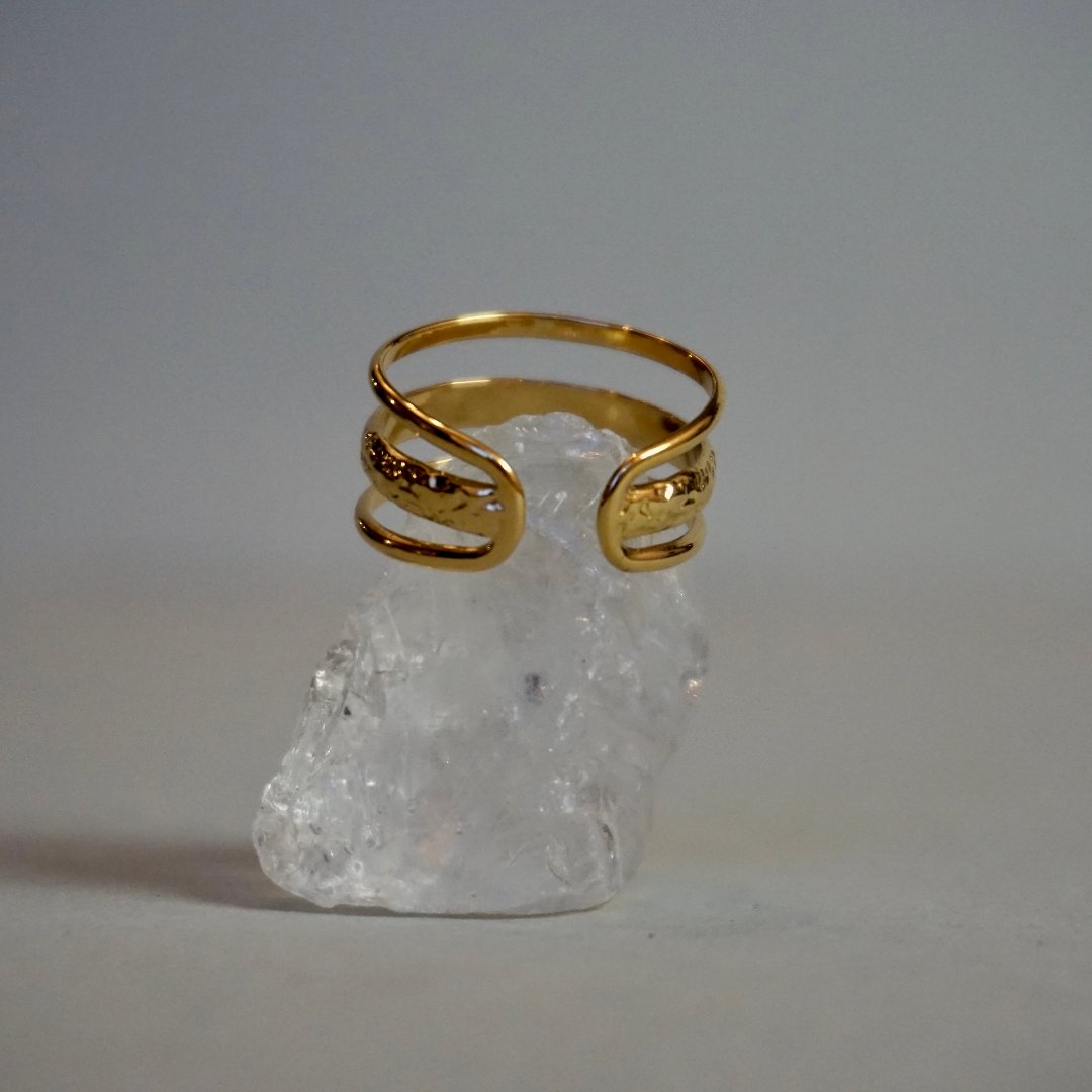 Fine Line Gold - adjustable ring