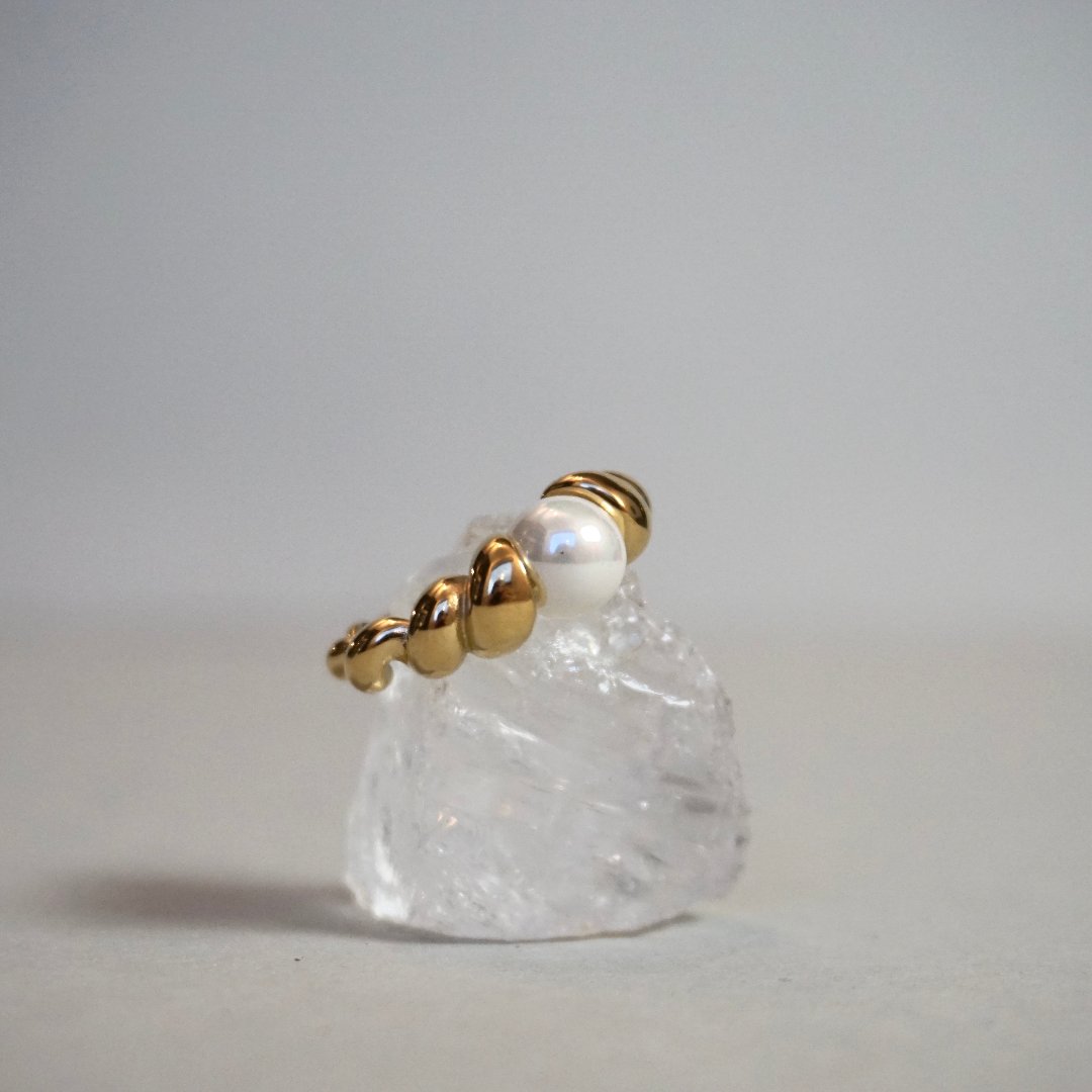 Pearl Twist Gold ring